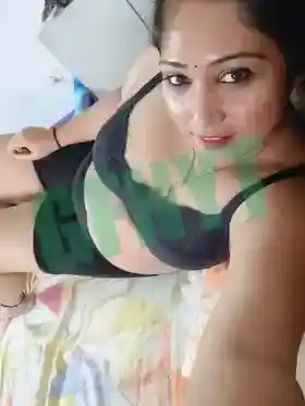Cute Call Girl Priyanka For Your Inner Pleasure